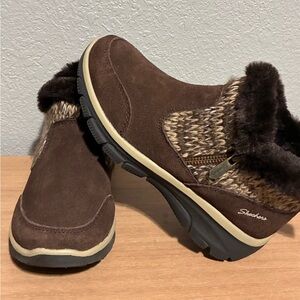 Skechers Women's relax fit easy-going Brown Winter Boots Booties size 5.5